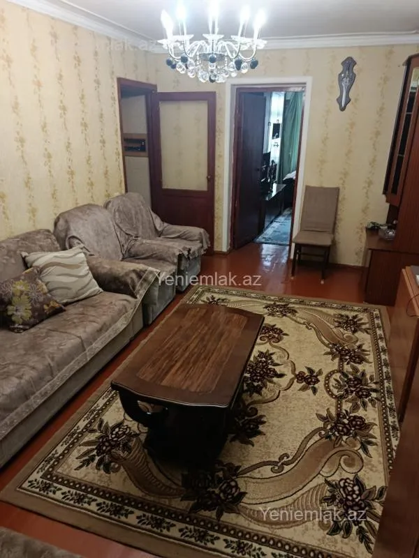 Satılır 2 otaqlı köhnə tikili 80 m²