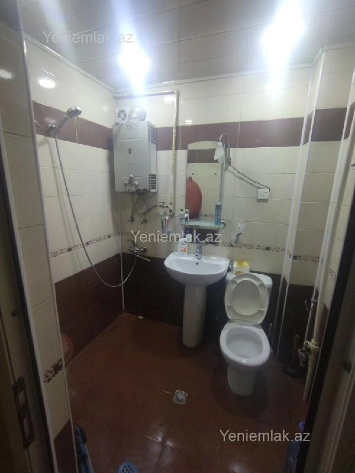 Satılır 2 otaqlı köhnə tikili 80 m²