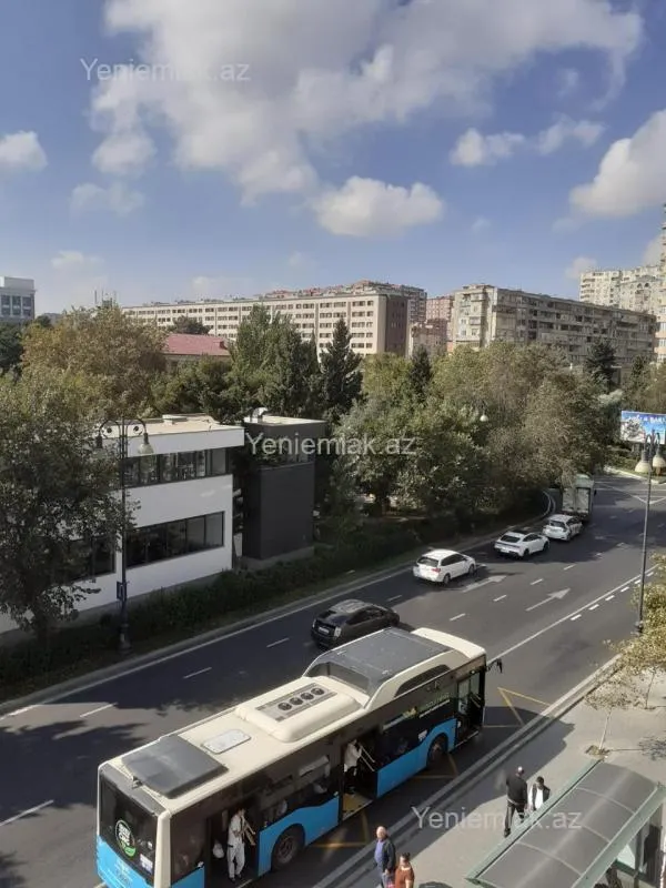 Satılır 3 otaqlı köhnə tikili 85 m²