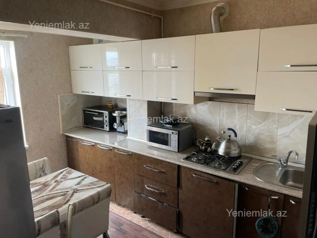 Satılır 2 otaqlı köhnə tikili 65 m²