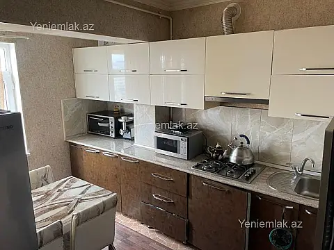 Satılır 2 otaqlı köhnə tikili 65 m²