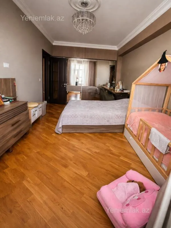 Satılır 3 otaqlı yeni tikili 122 m²