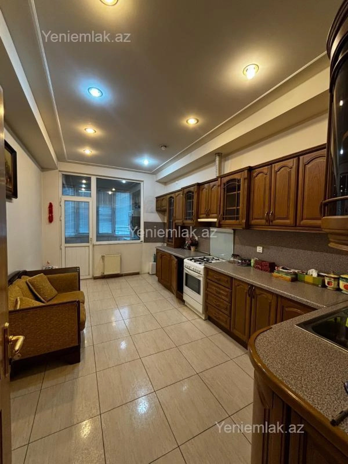 Satılır 4 otaqlı yeni tikili 180 m²