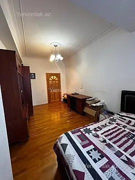 Satılır 4 otaqlı yeni tikili 180 m²
