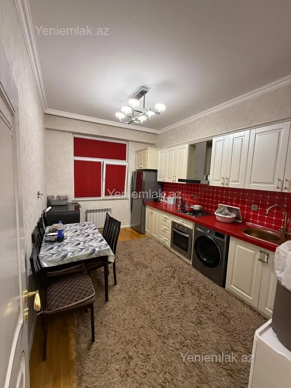 Satılır 4 otaqlı yeni tikili 110 m²