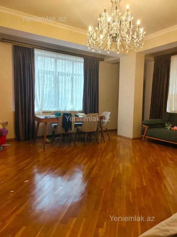 Satılır 2 otaqlı yeni tikili 100 m²