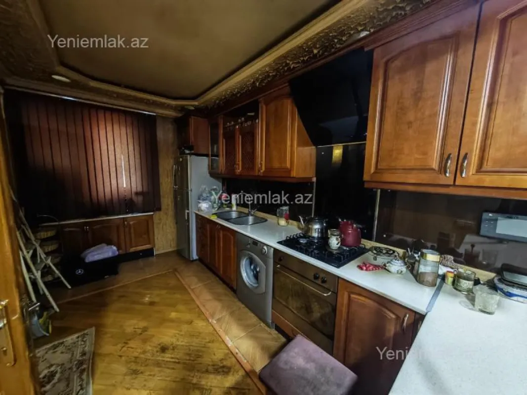 Satılır 3 otaqlı köhnə tikili 90 m²