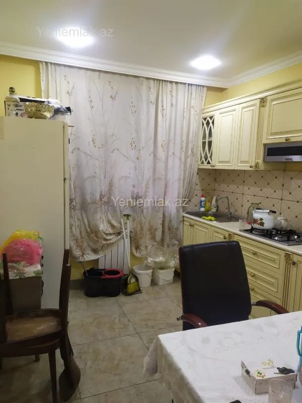 Satılır 3 otaqlı köhnə tikili 72 m²
