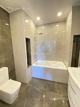 Satılır 3 otaqlı yeni tikili 138 m²