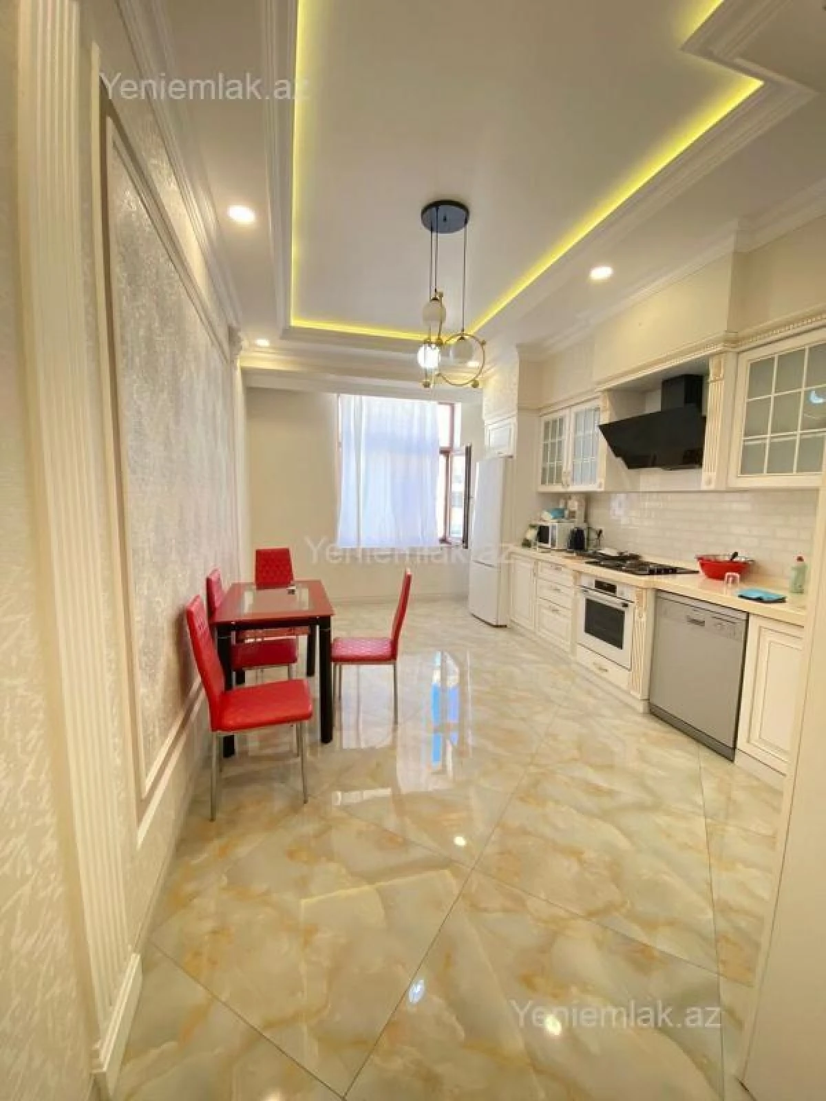 Satılır 3 otaqlı yeni tikili 138 m²