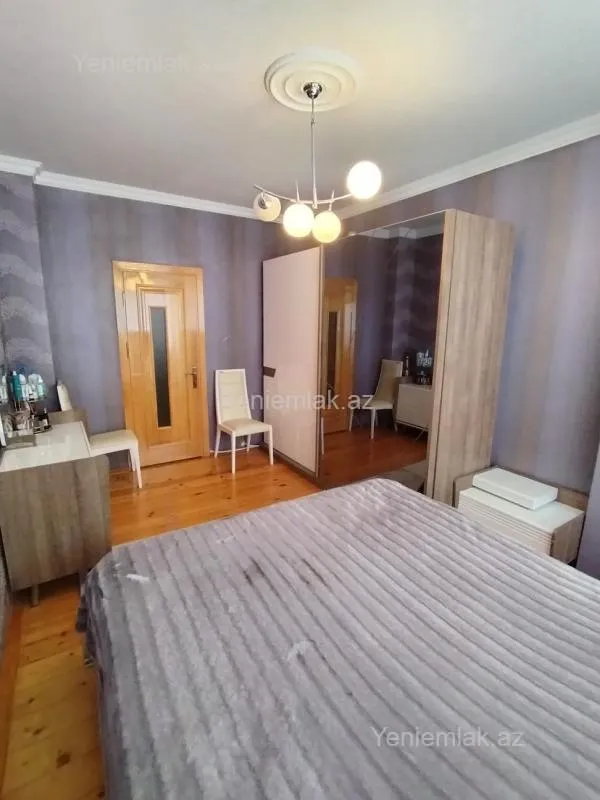 Satılır 3 otaqlı köhnə tikili 75 m²