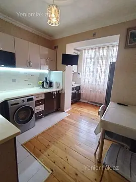 Satılır 3 otaqlı köhnə tikili 75 m²