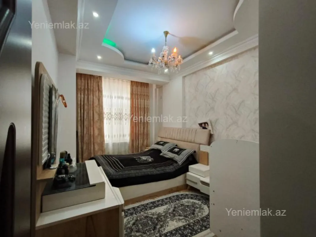 Satılır 3 otaqlı yeni tikili 81 m²