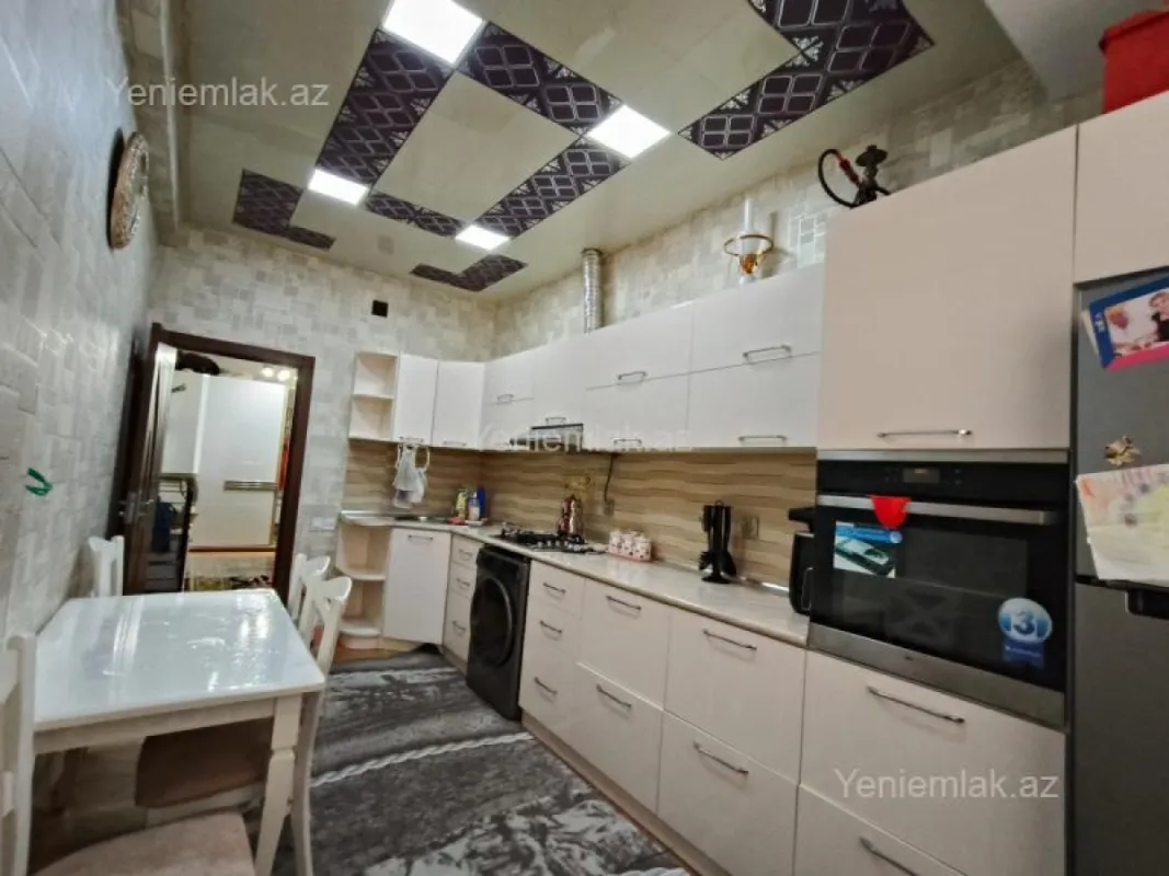 Satılır 3 otaqlı yeni tikili 81 m²