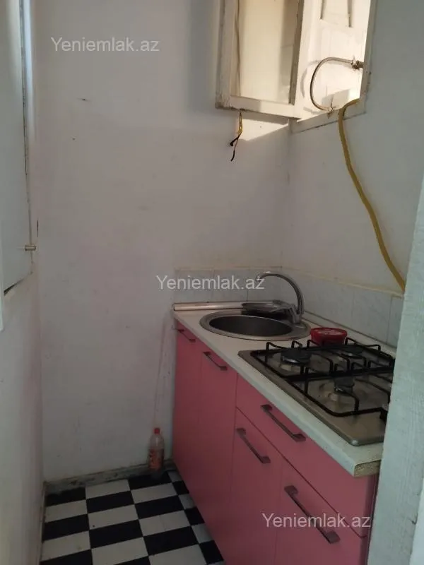 Satılır 1 otaqlı köhnə tikili 20 m²