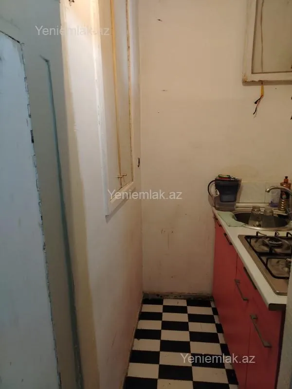 Satılır 1 otaqlı köhnə tikili 20 m²