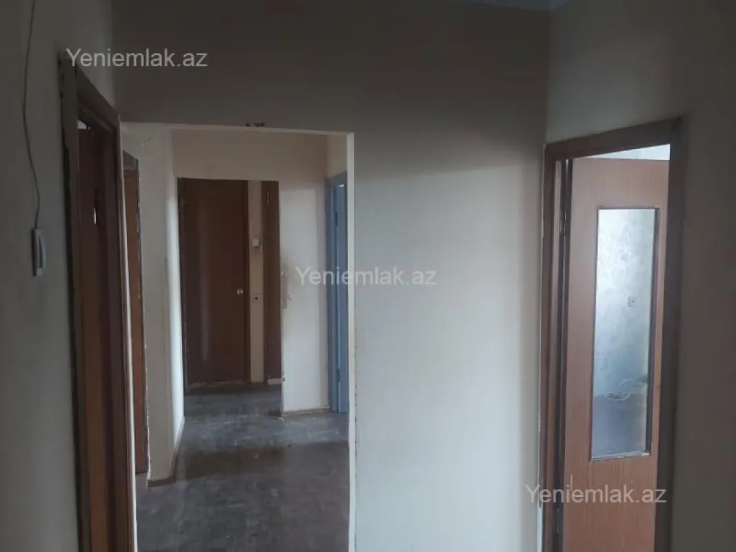 Satılır 5 otaqlı köhnə tikili 120 m²