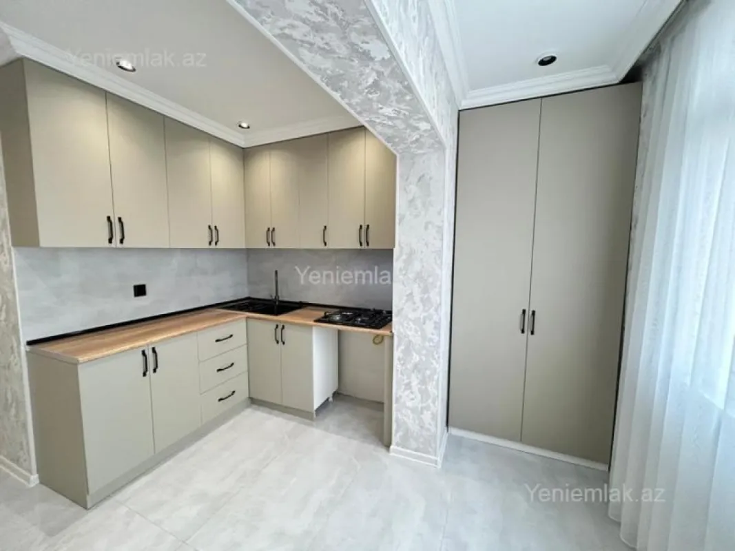 Satılır 3 otaqlı köhnə tikili 75 m²