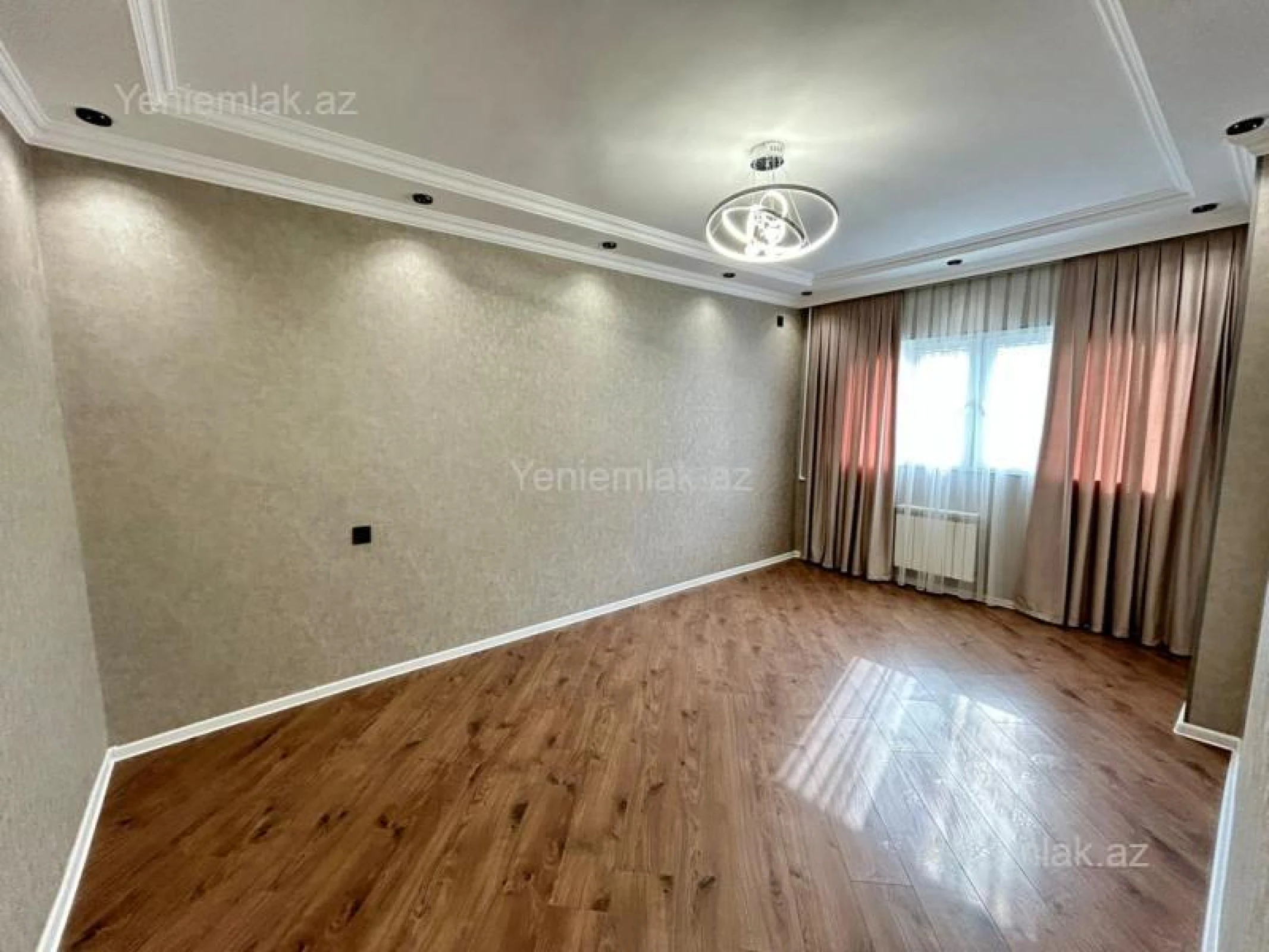 Satılır 3 otaqlı köhnə tikili 75 m²
