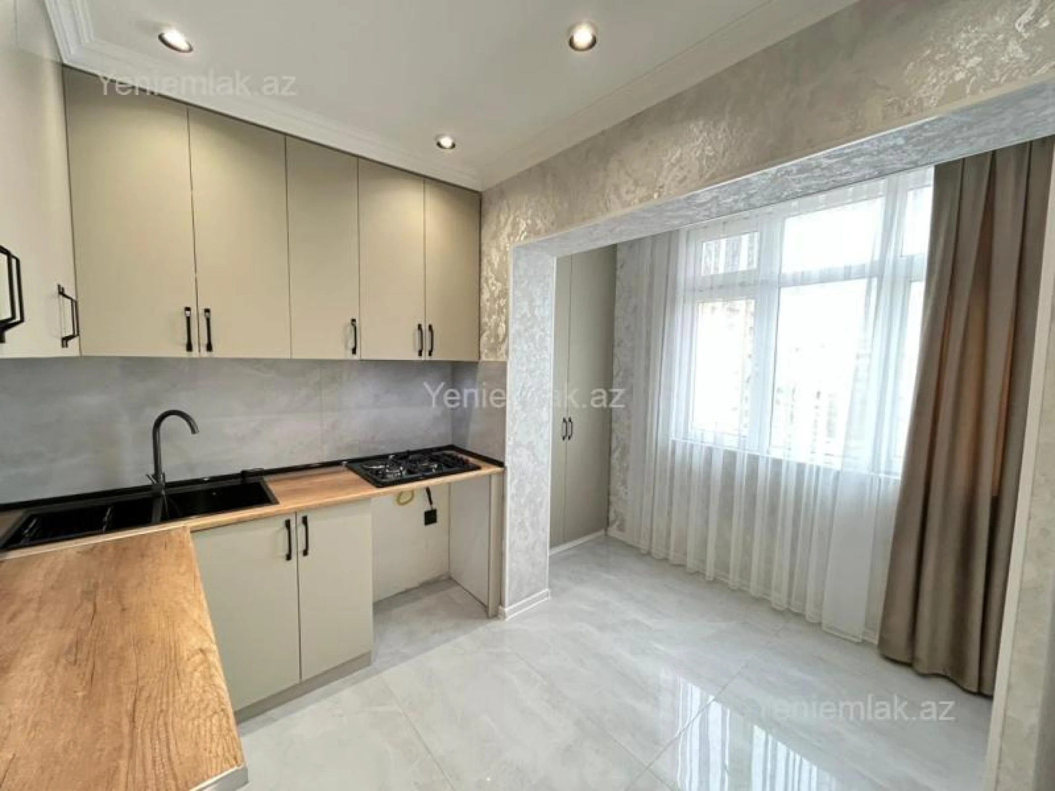 Satılır 3 otaqlı köhnə tikili 75 m²