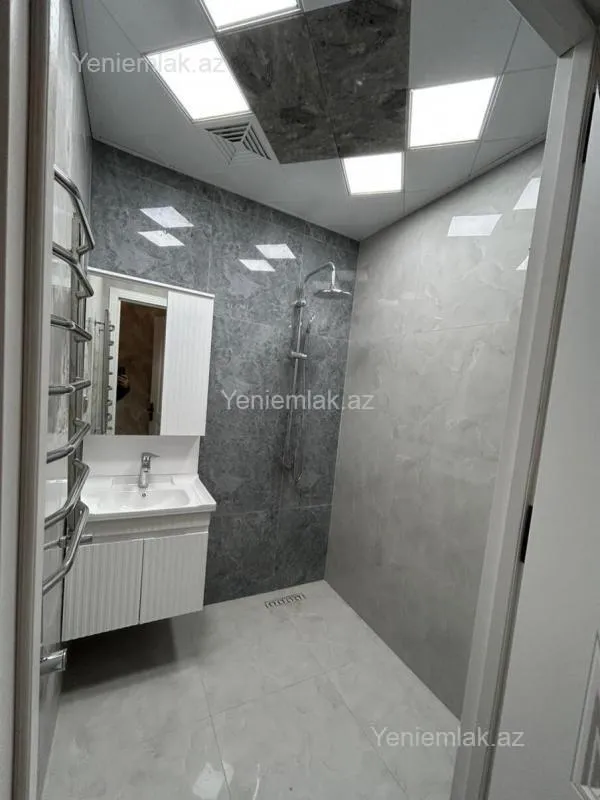 Satılır 2 otaqlı yeni tikili 70 m²