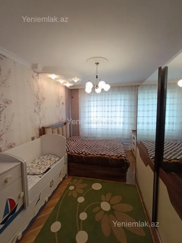 Satılır 3 otaqlı köhnə tikili 90 m²