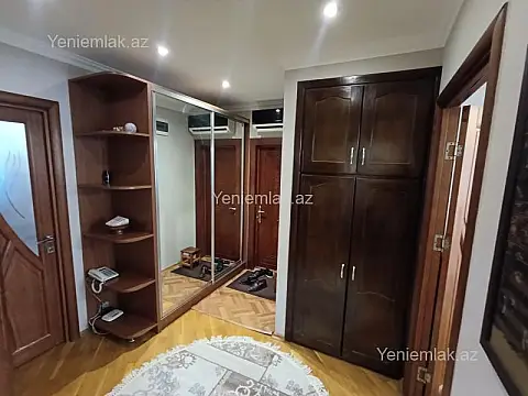 Satılır 3 otaqlı köhnə tikili 90 m²