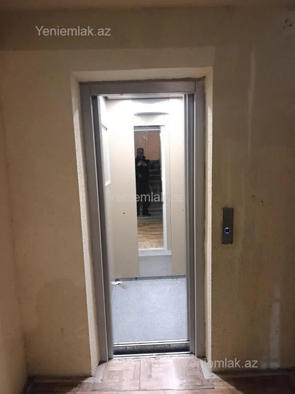 Satılır 3 otaqlı köhnə tikili 90 m²