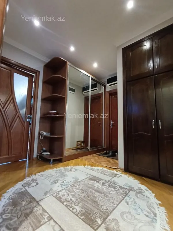 Satılır 3 otaqlı köhnə tikili 90 m²