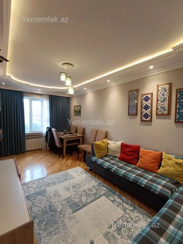 Satılır 3 otaqlı köhnə tikili 90 m²