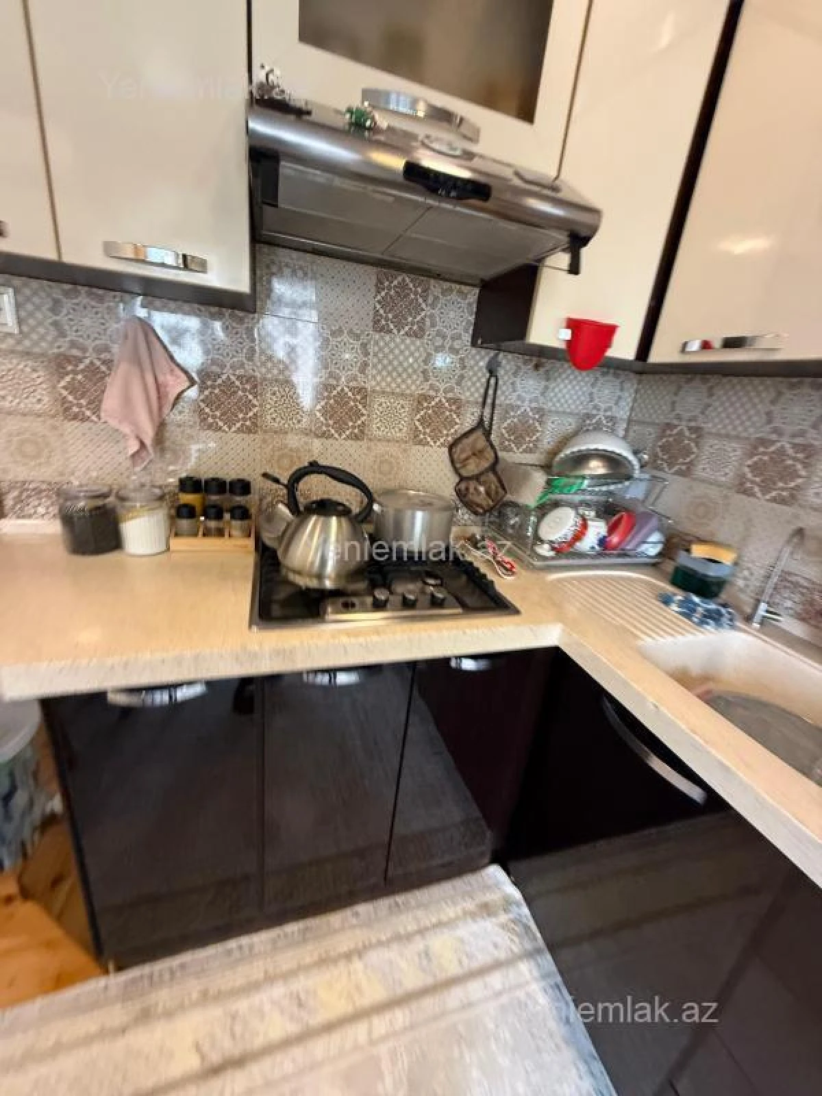 Satılır 3 otaqlı köhnə tikili 85 m²