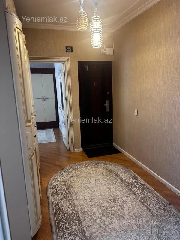 Satılır 4 otaqlı köhnə tikili 110 m²