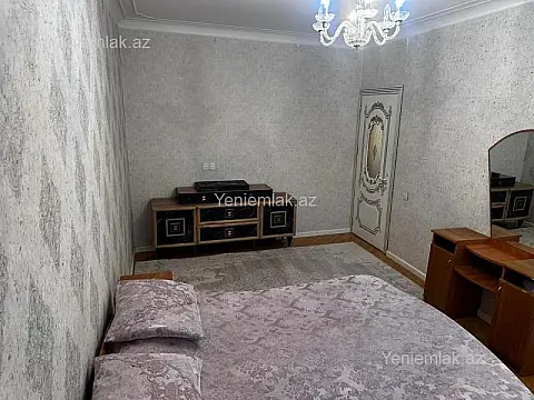 Satılır 4 otaqlı köhnə tikili 110 m²