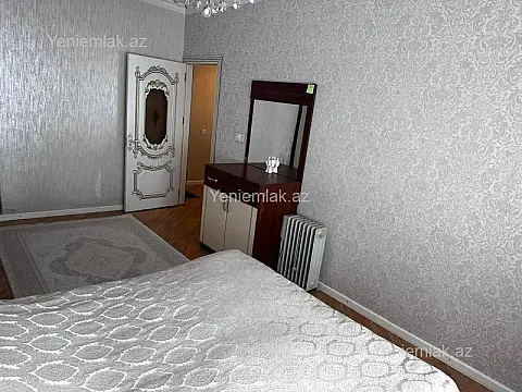 Satılır 4 otaqlı köhnə tikili 110 m²