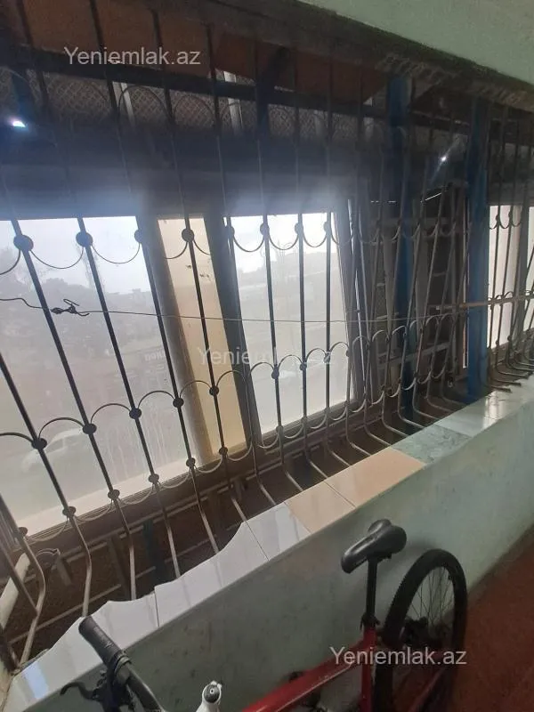 Satılır 3 otaqlı köhnə tikili 75 m²