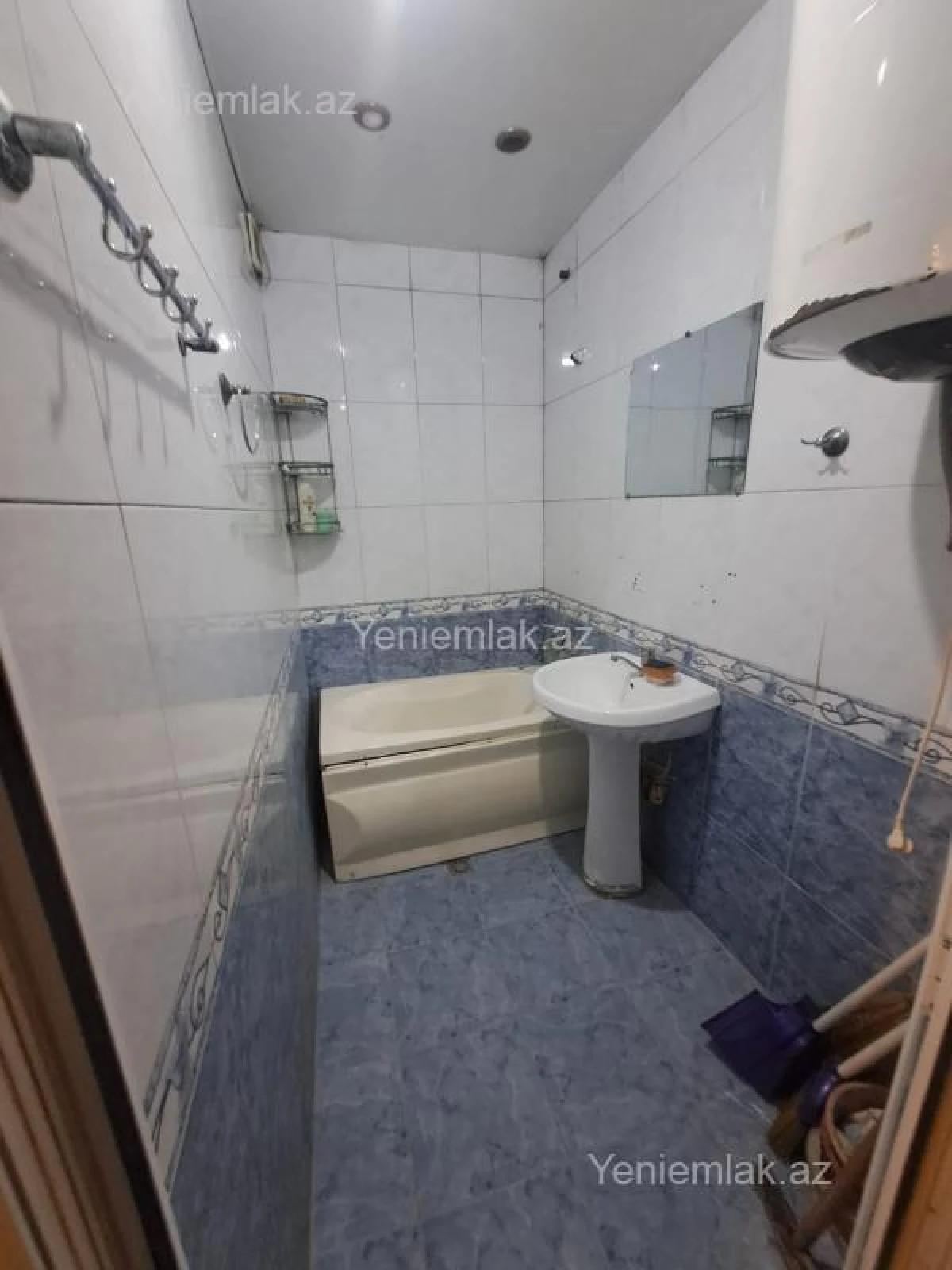 Satılır 3 otaqlı köhnə tikili 75 m²