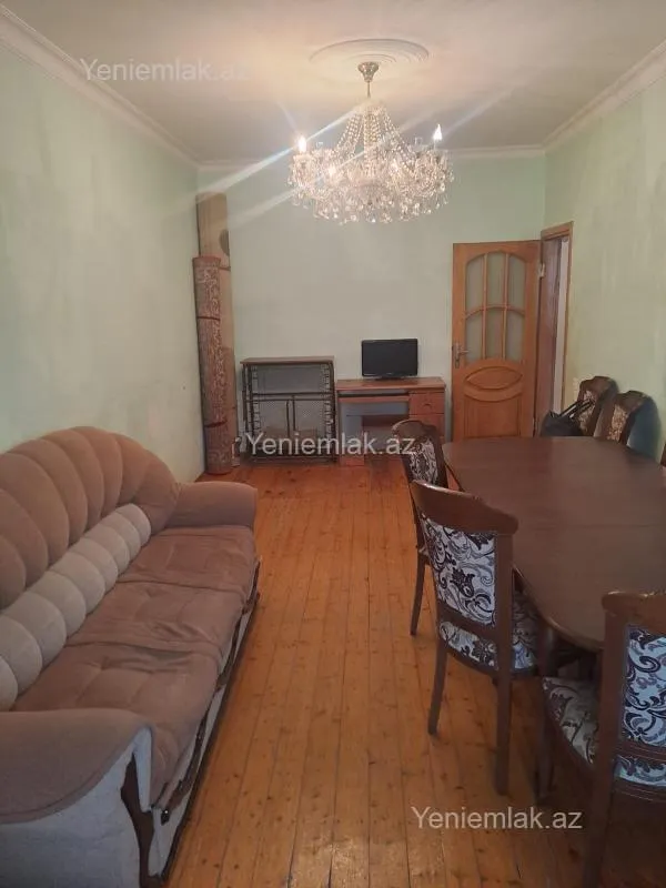 Satılır 3 otaqlı köhnə tikili 75 m²
