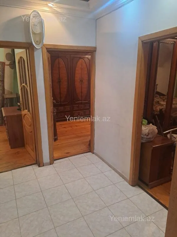 Satılır 3 otaqlı köhnə tikili 75 m²