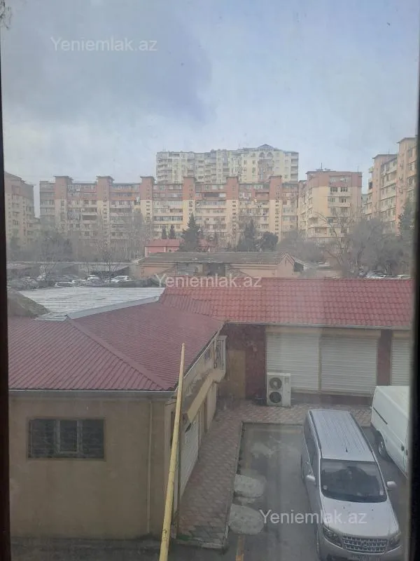Satılır 3 otaqlı köhnə tikili 75 m²