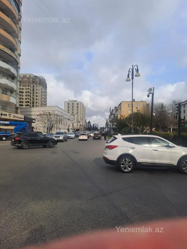 Satılır 3 otaqlı köhnə tikili 75 m²