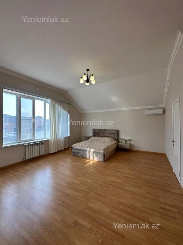 Satılır 5 otaqlı həyət evi 220 m²