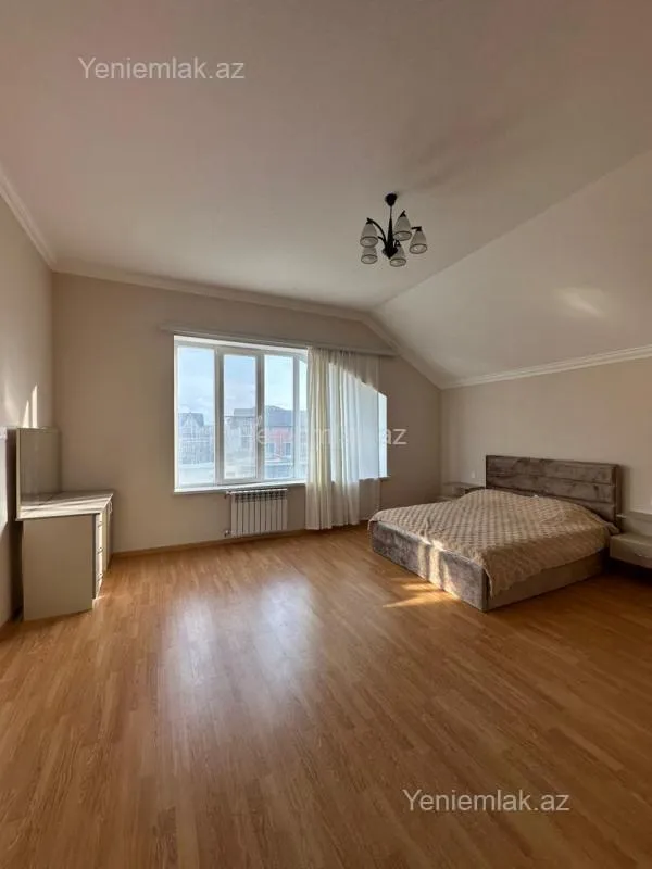 Satılır 5 otaqlı həyət evi 220 m²