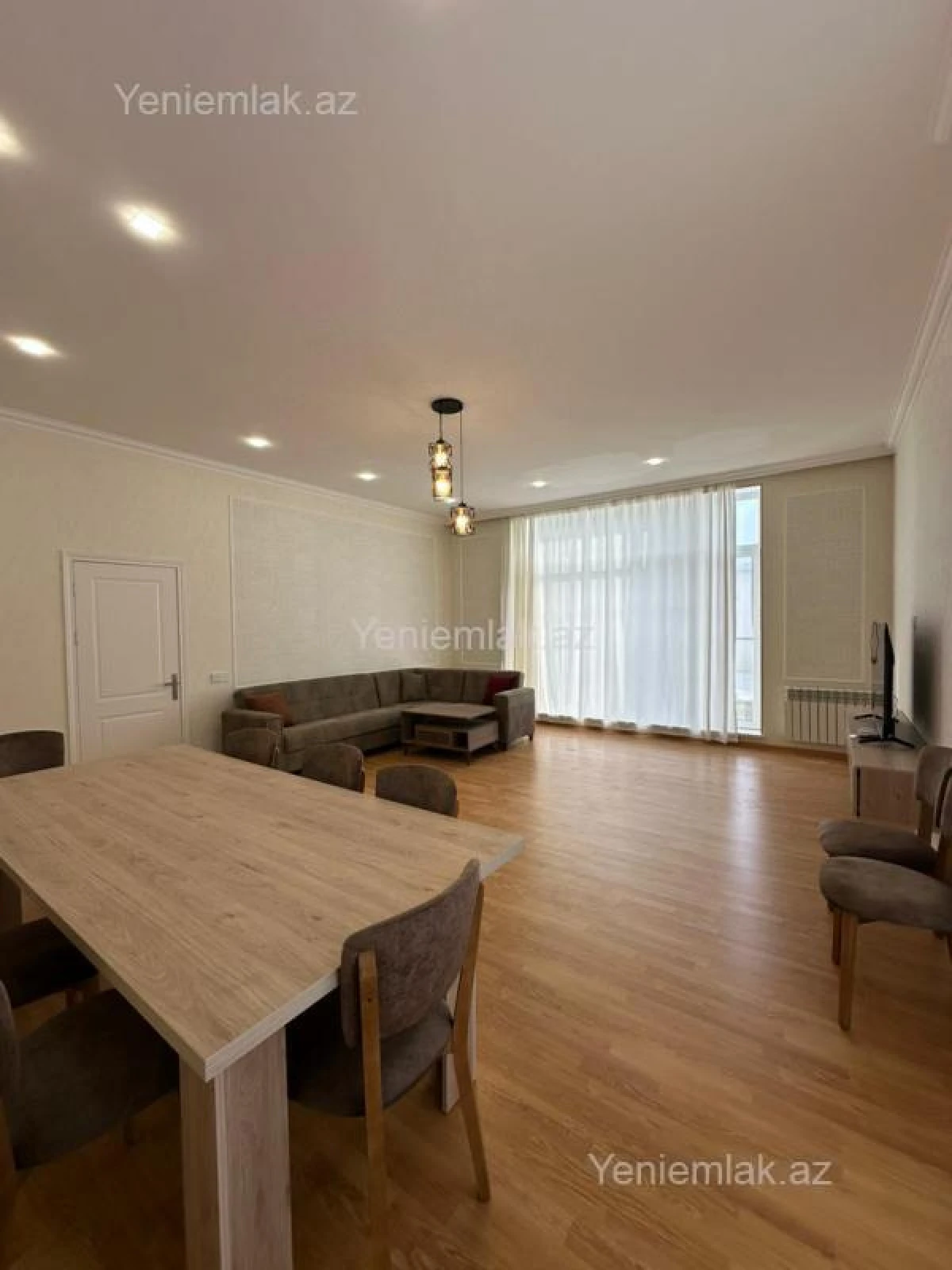 Satılır 5 otaqlı həyət evi 220 m²