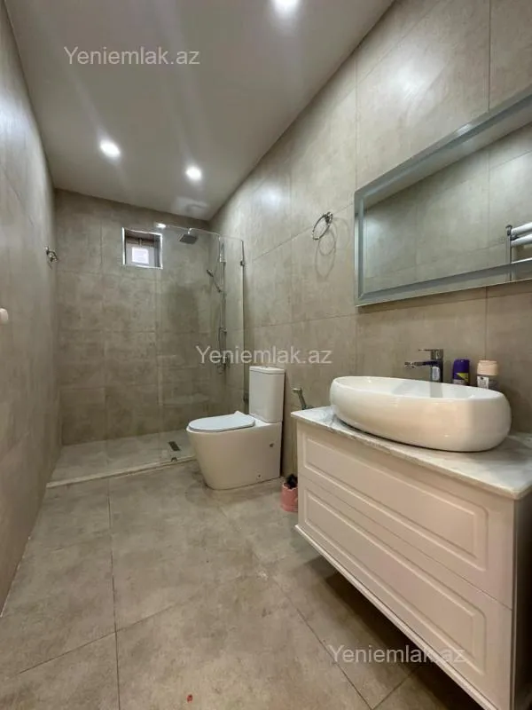 Satılır 5 otaqlı həyət evi 220 m²