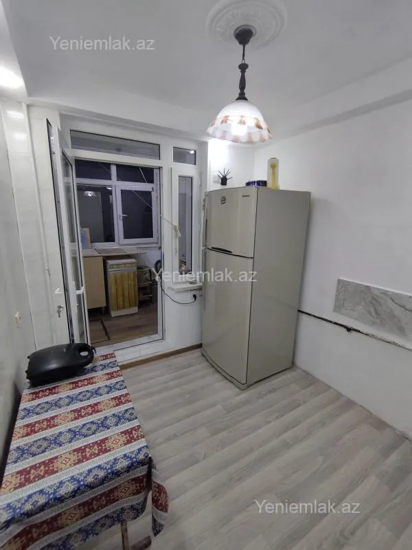 Satılır 3 otaqlı köhnə tikili 60 m²