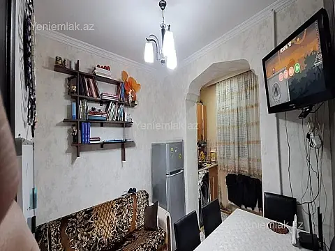 Satılır 2 otaqlı köhnə tikili 40 m²