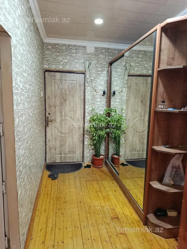 Satılır 3 otaqlı köhnə tikili 80 m²