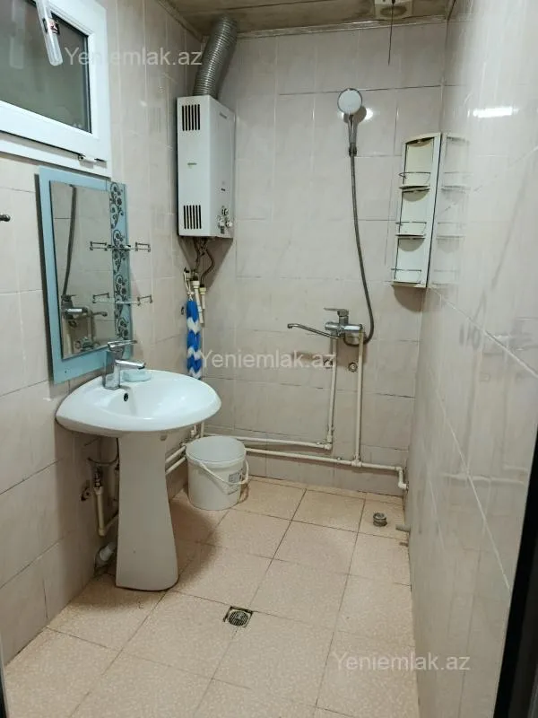 Satılır 3 otaqlı köhnə tikili 80 m²