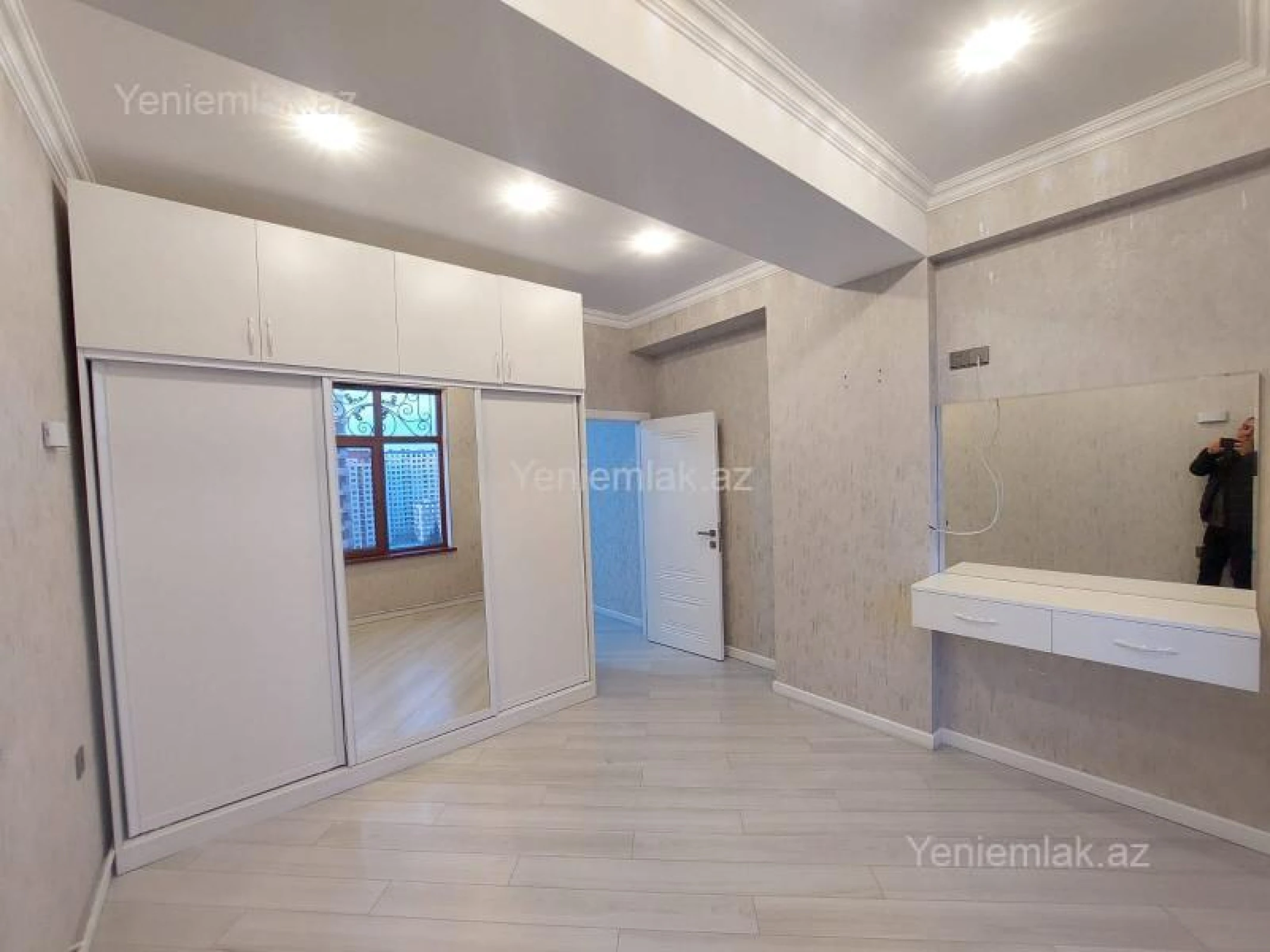 Satılır 2 otaqlı yeni tikili 61 m²