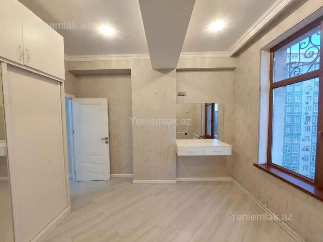 Satılır 2 otaqlı yeni tikili 61 m²